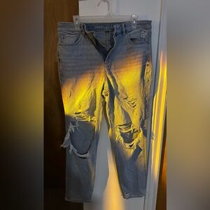 American Eagle Distressed Mom Jean Light Wash 12